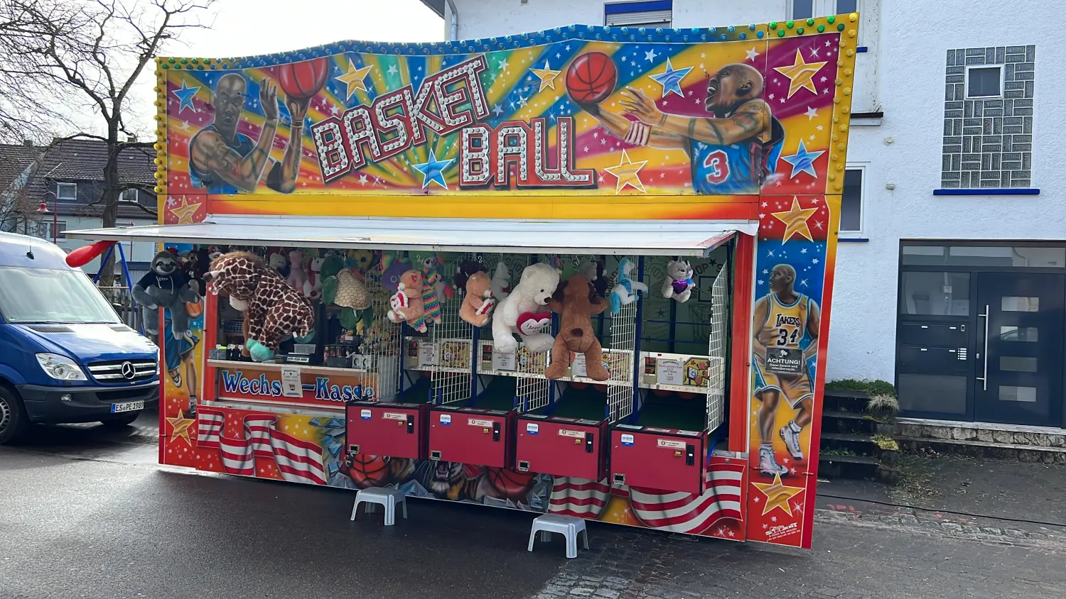 Peter Steigerwald Schaustellerbetrieb Basketballwagen